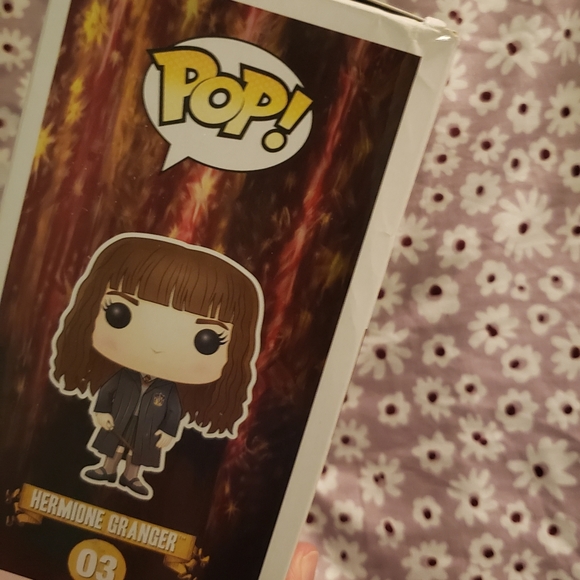 Hermione Funko - Picture 2 of 3
